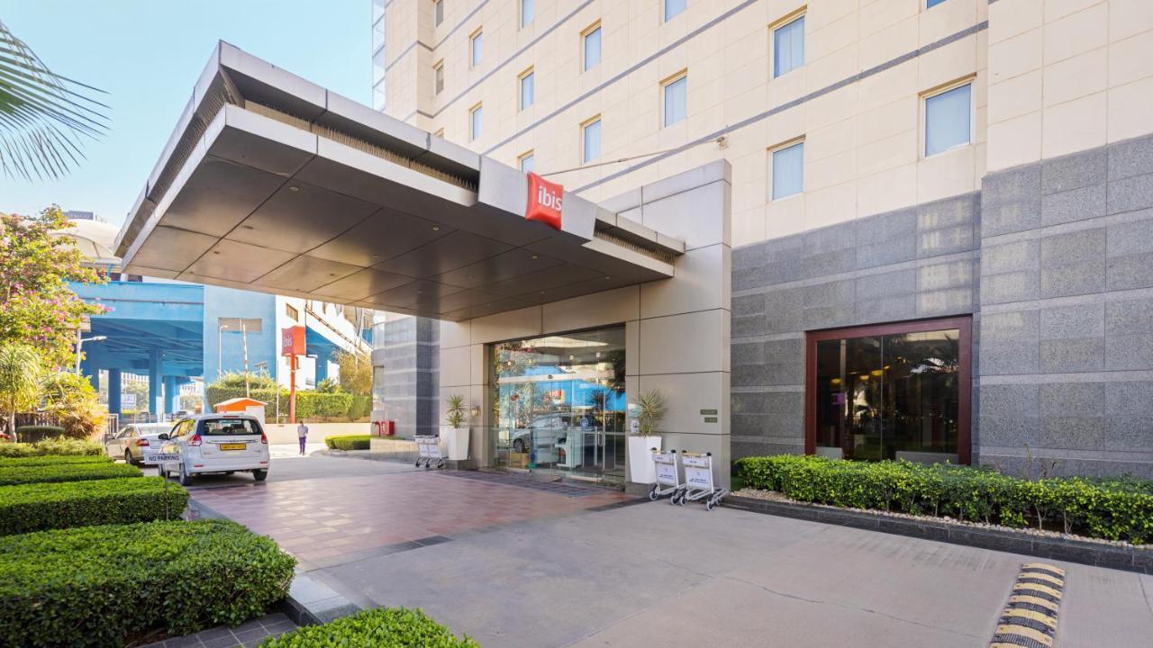 Готель Ibis Gurgaon Golf Course Road - An Accor Brand Екстер'єр фото