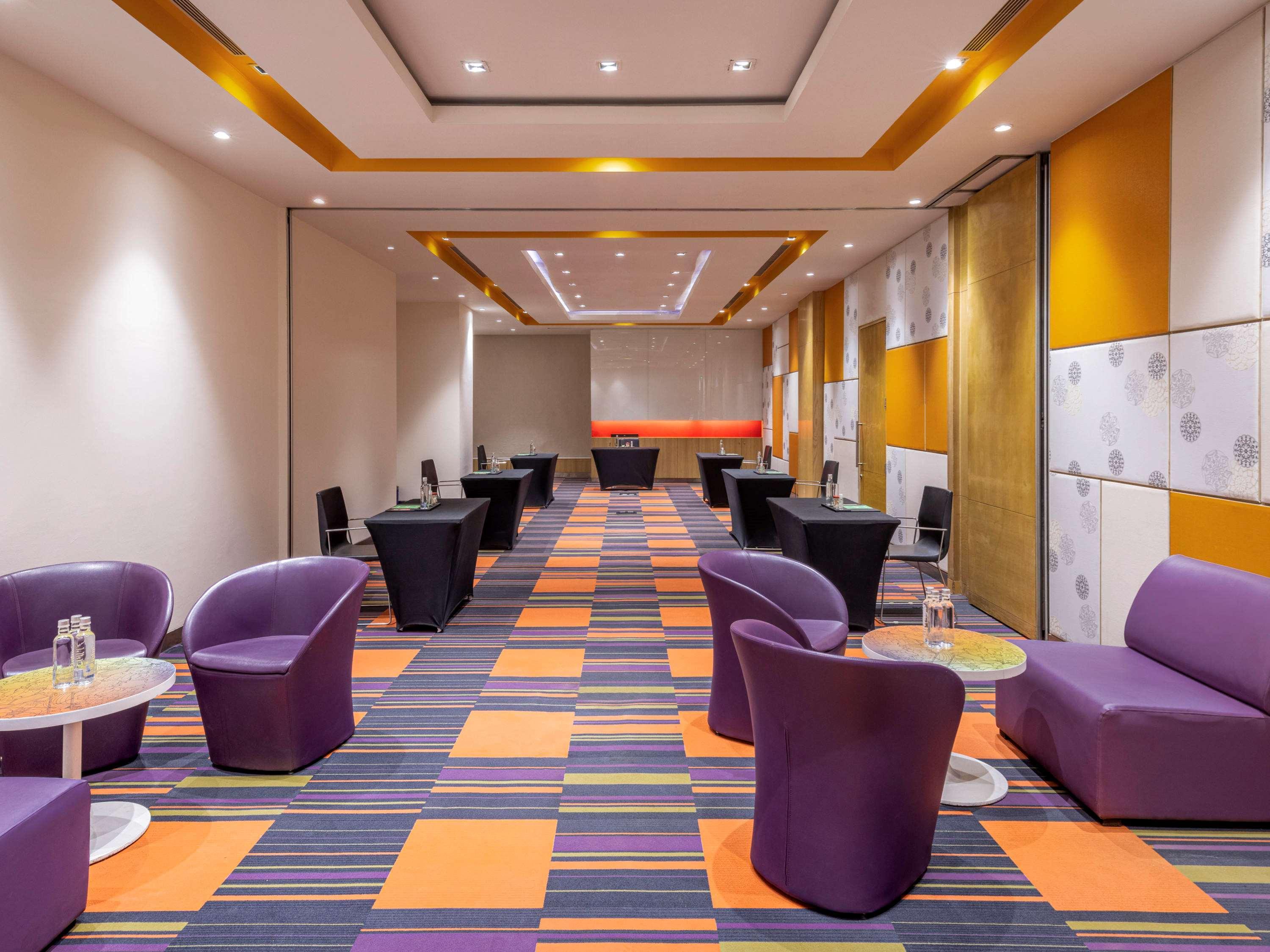 Готель Ibis Gurgaon Golf Course Road - An Accor Brand Екстер'єр фото