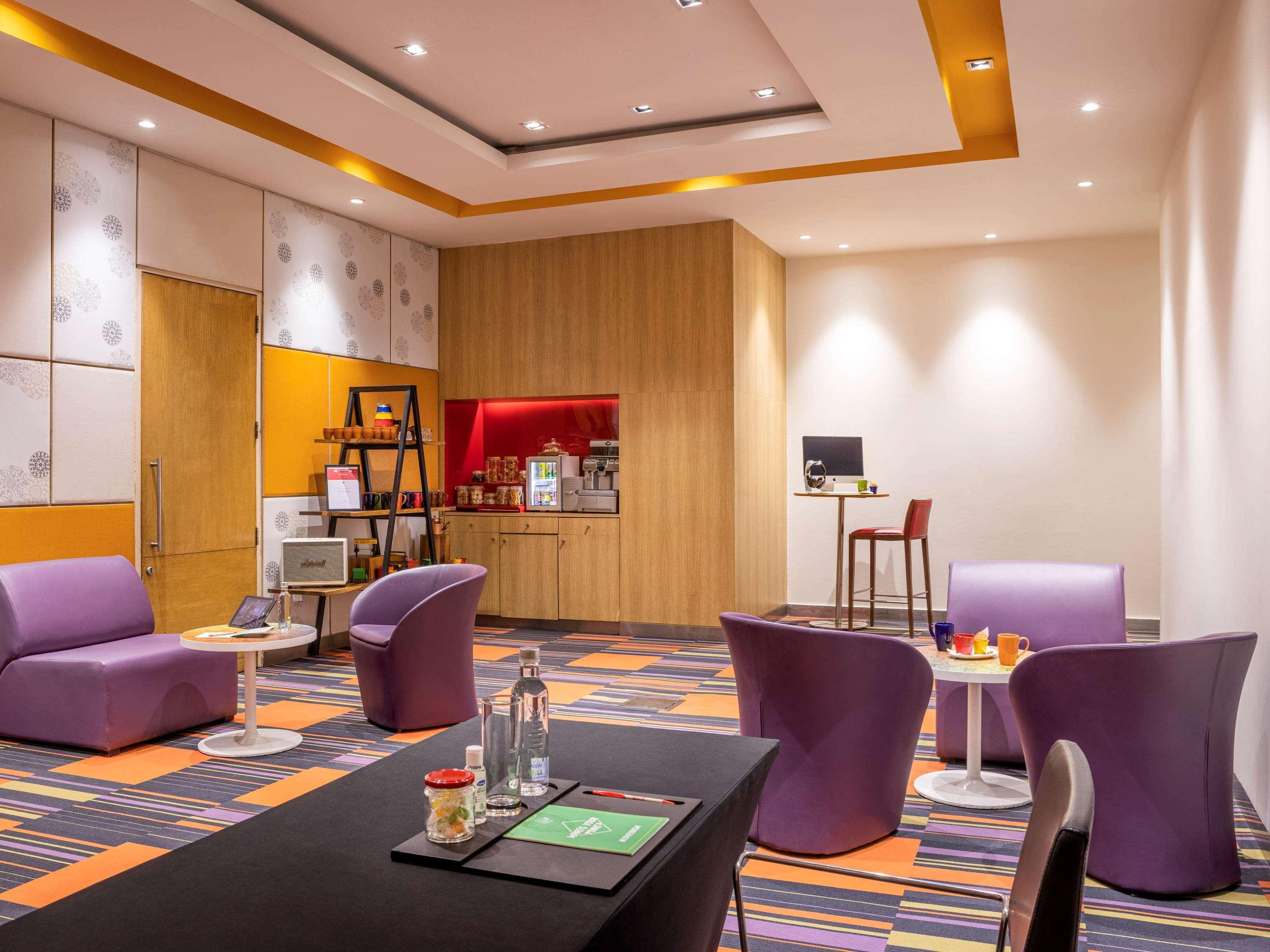 Готель Ibis Gurgaon Golf Course Road - An Accor Brand Екстер'єр фото