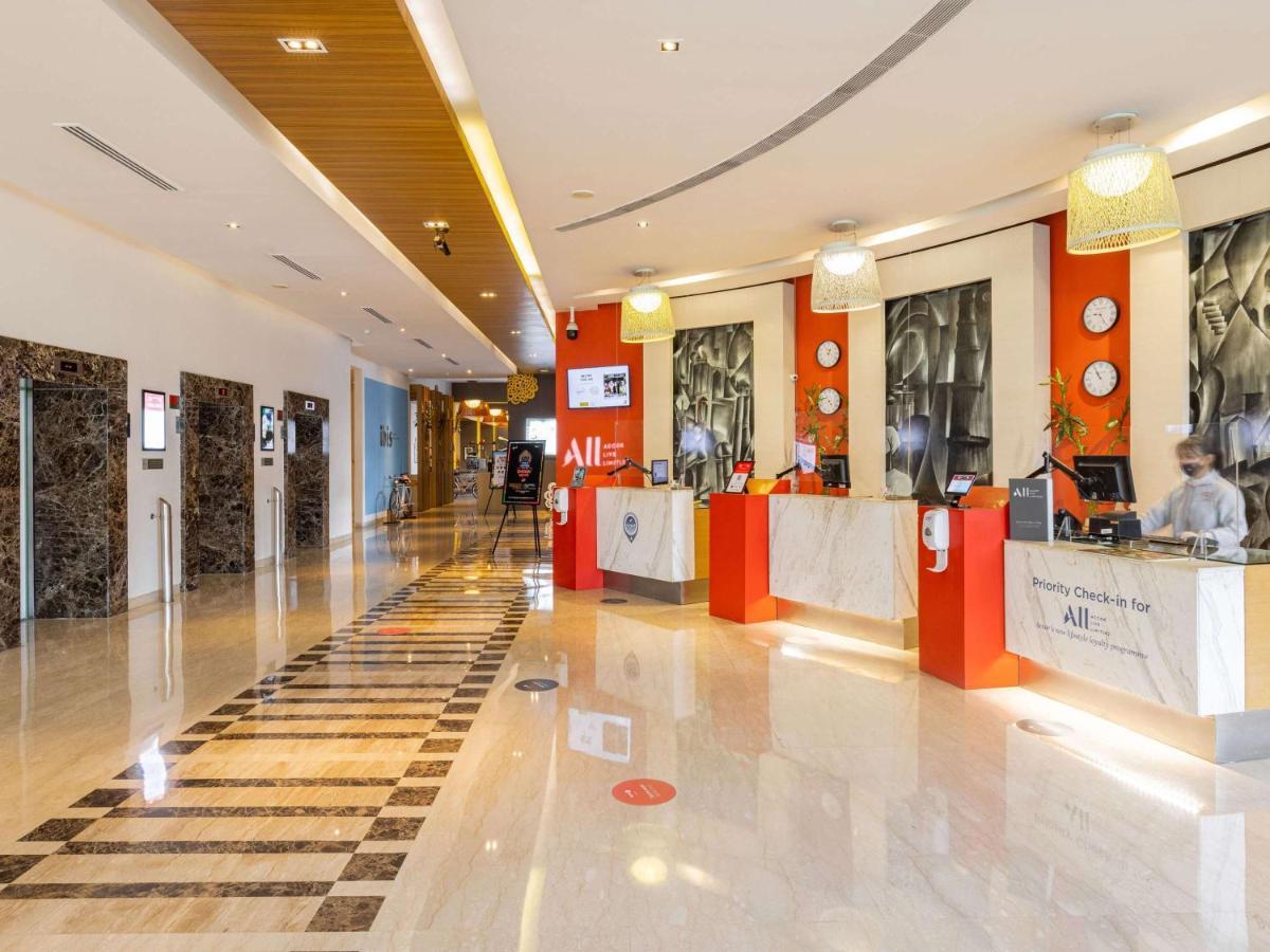Готель Ibis Gurgaon Golf Course Road - An Accor Brand Екстер'єр фото