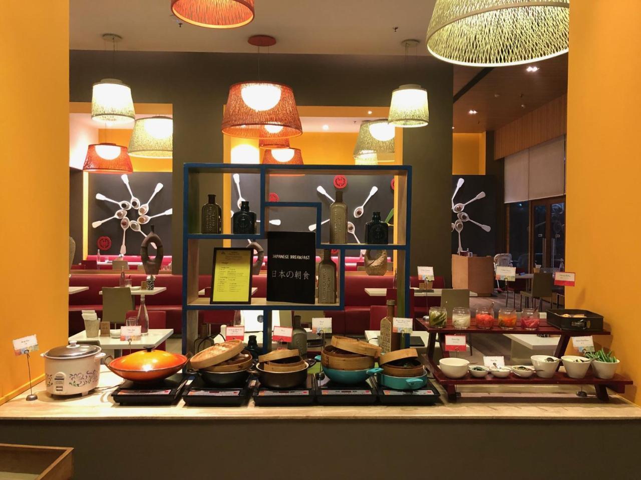 Готель Ibis Gurgaon Golf Course Road - An Accor Brand Екстер'єр фото